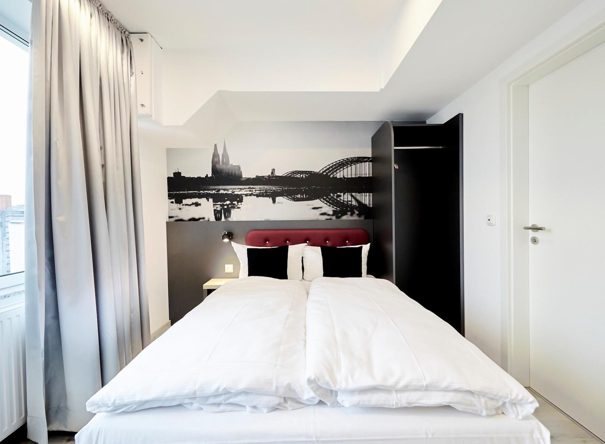 Smarty Cologne Dom Hotel - Boardinghouse - Kontaktloser Self Check-In Экстерьер фото